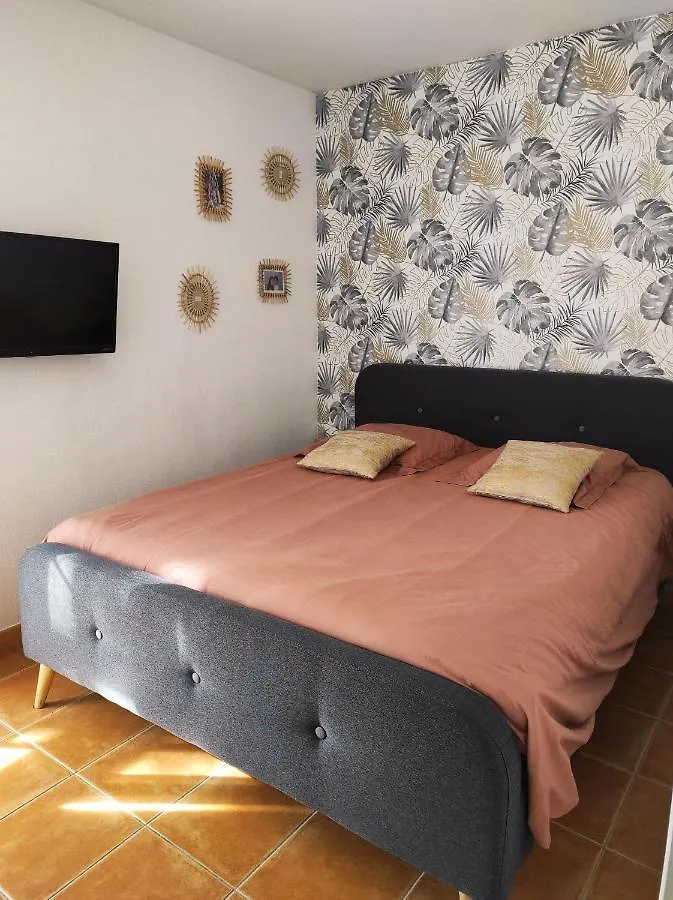 Maison De Vacances Dans Residence Avec Piscine Arles Semesterbostad