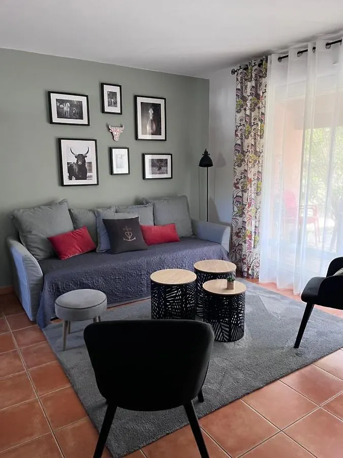 Maison De Vacances Dans Residence Avec Piscine Arles